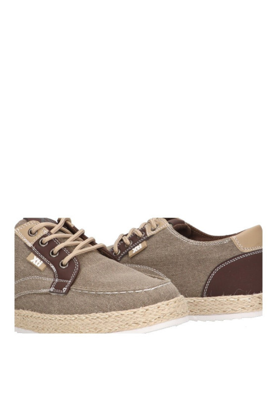 Deportivo de hombre XTI 141383 taupe textil  suela plana