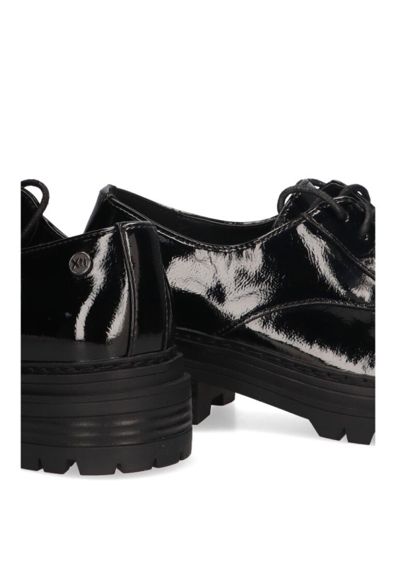 Zapato de mujer XTI 142191 negro sintetico suela plana