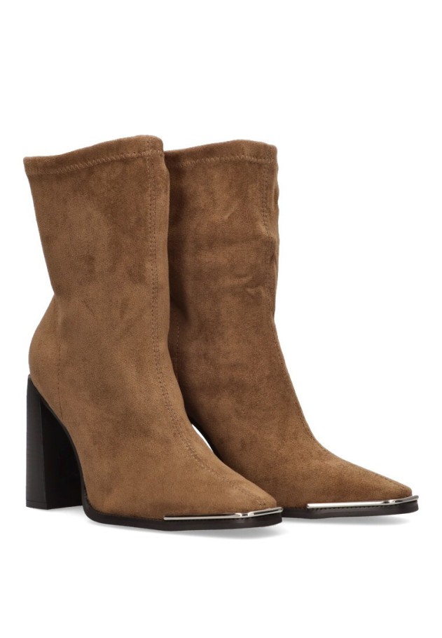Botin de mujer SUPER MODE 9025 camel antelina tacón alto