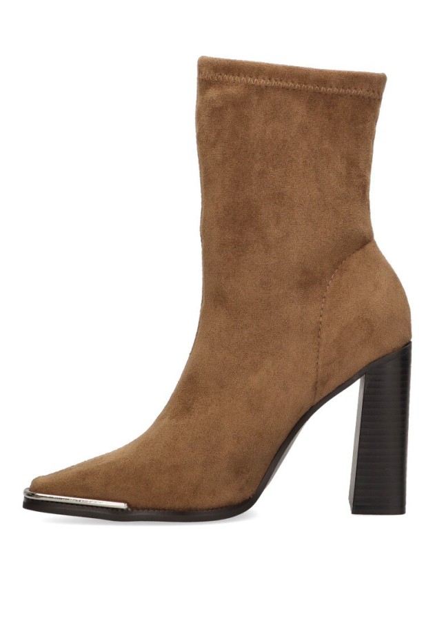 Botin de mujer SUPER MODE 9025 camel antelina tacón alto