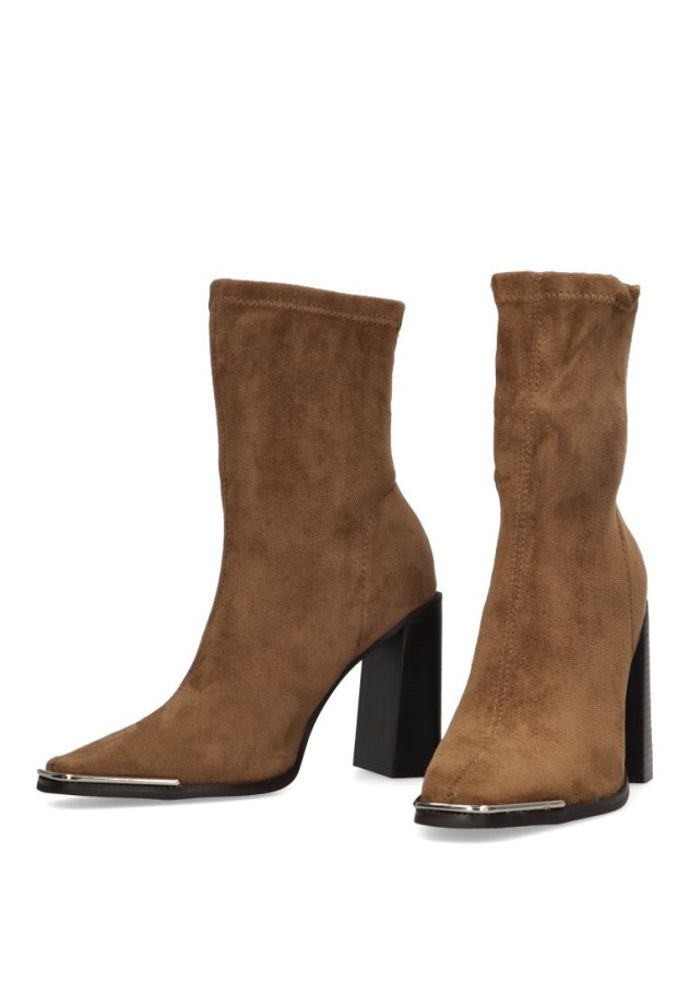Botin de mujer SUPER MODE 9025 camel antelina tacón alto