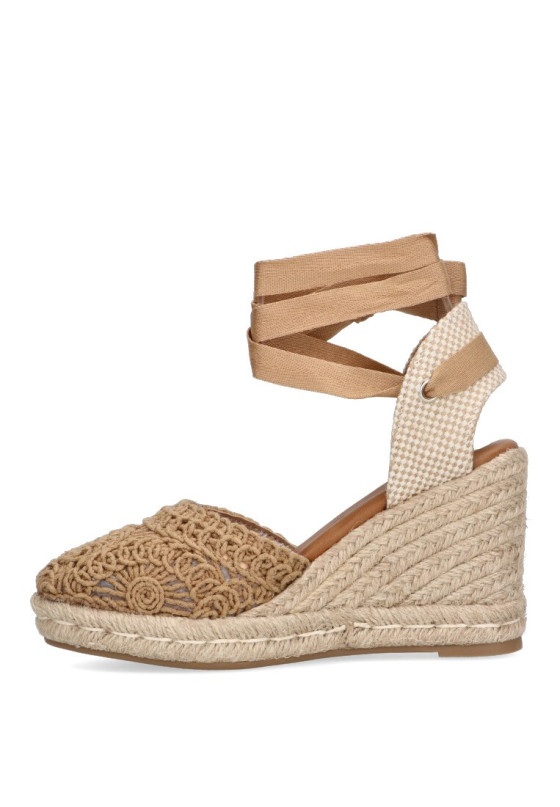 Alpargata de mujer XTI 142336 taupe sintetico cuña alta
