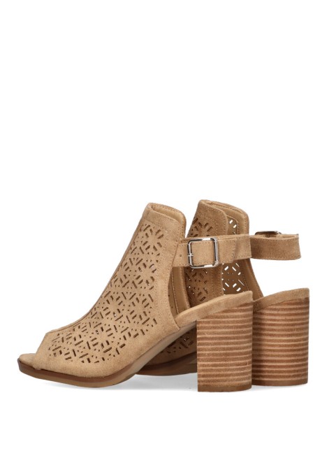 Sandalia de mujer ETIKA 31118 camel antelina tacón medio