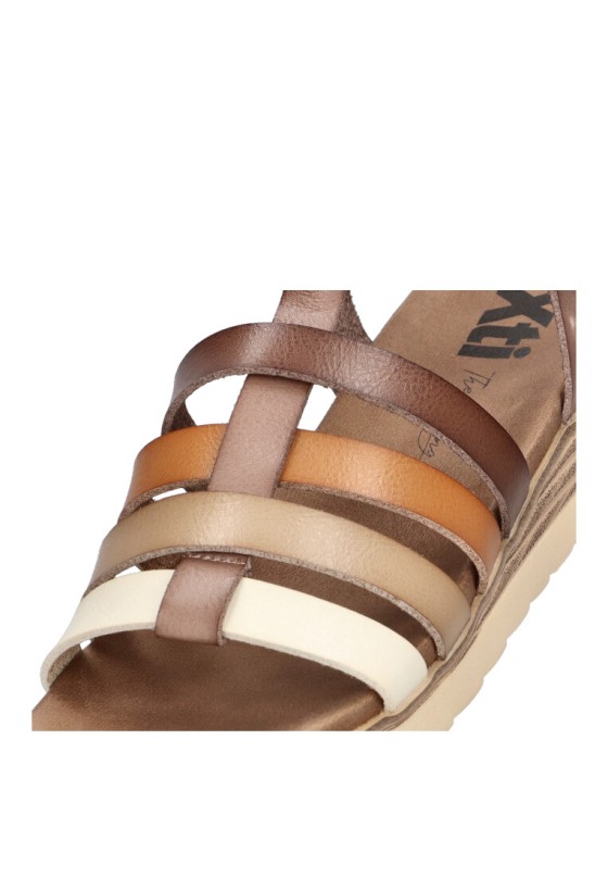 Sandalia de mujer XTI 142899 taupe sintetico suela plana