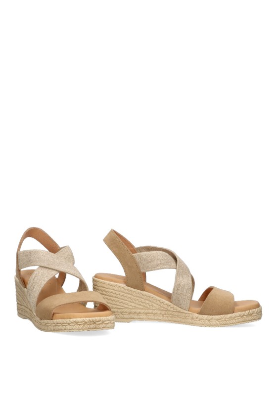Sandalia con cuña alta en serraje camello y elásticos cruzados de mujer modelo 1110