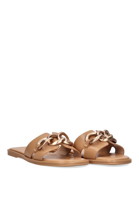 Sandalia de mujer ETIKA 10025 con cadena y suela plana en camel