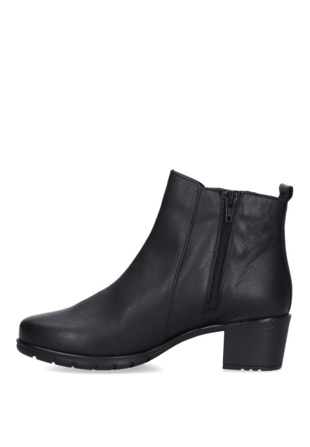 Botin de mujer VALERIAS 9544 negro piel tacón medio