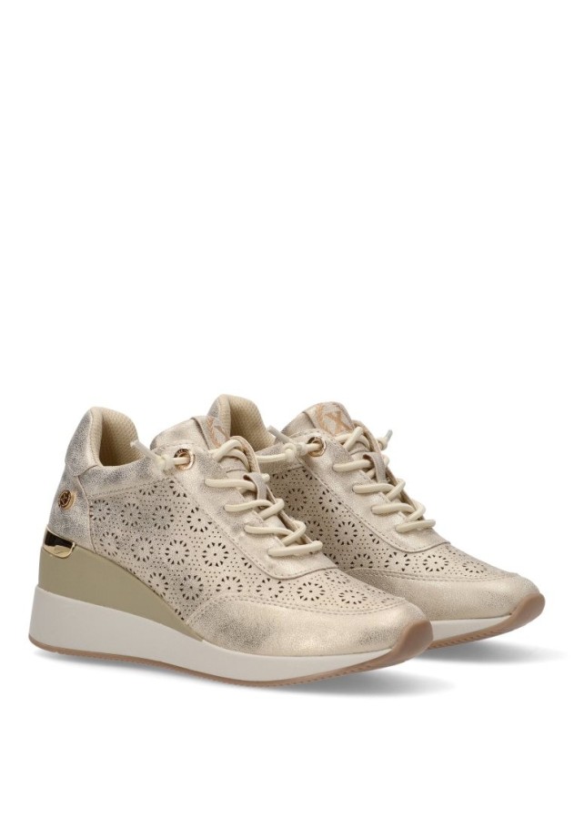 zapatillas oro mujer casual XTI 143776