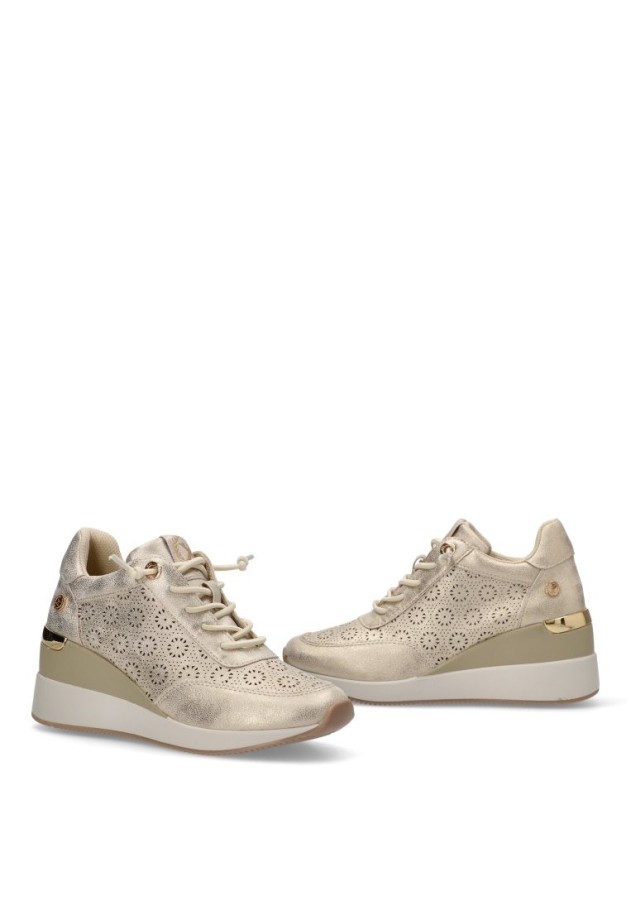 zapatillas oro mujer casual XTI 143776
