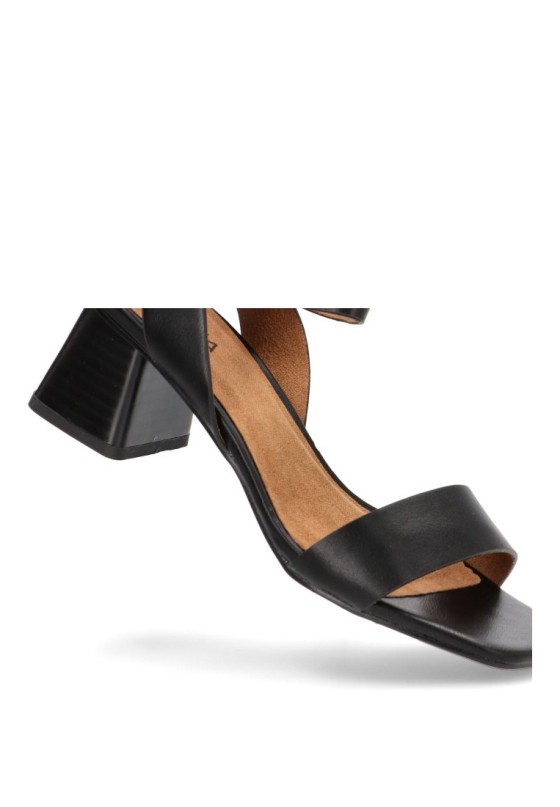 Sandalia de mujer LUNA TREND m4281 negro sintetico tacón medio