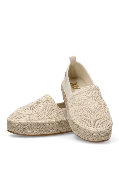 Alpargata de mujer XTI 143870 hielo textil  suela plana