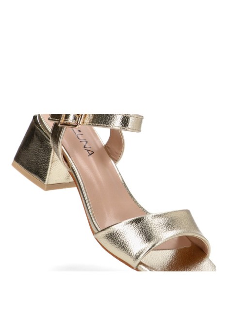 Sandalia de mujer Luna Collection 60-2591 oro sintetico tacón medio