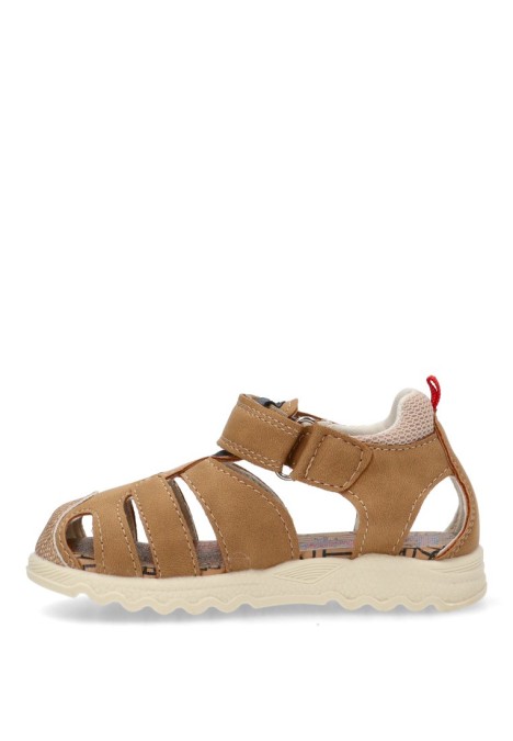 Sandalia de niño LOIS 63277 camel sintetico suela plana