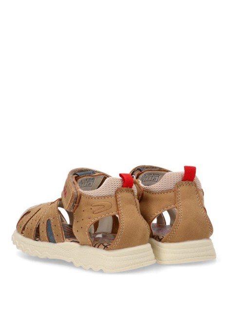 Sandalia de niño LOIS 63277 camel sintetico suela plana