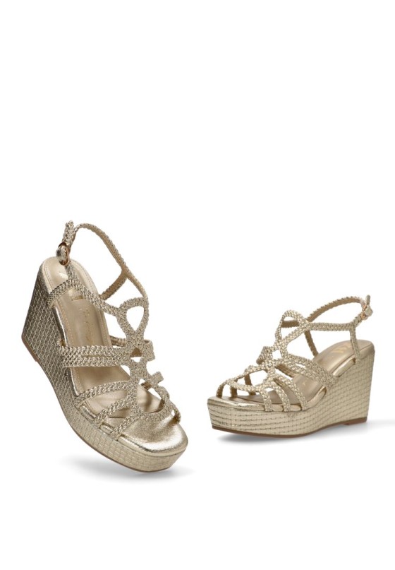 Sandalia de mujer XTI 144056 oro sintetico cuña alta