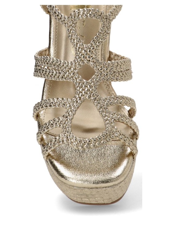 Sandalia de mujer XTI 144056 oro sintetico cuña alta