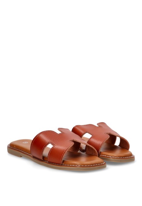 Sandalia de mujer SORAIA m8081 camel sintetico suela plana