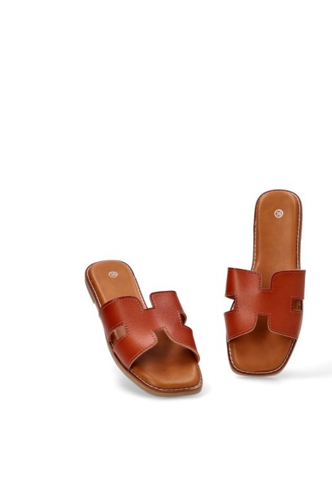 Sandalia de mujer SORAIA m8081 camel sintetico suela plana