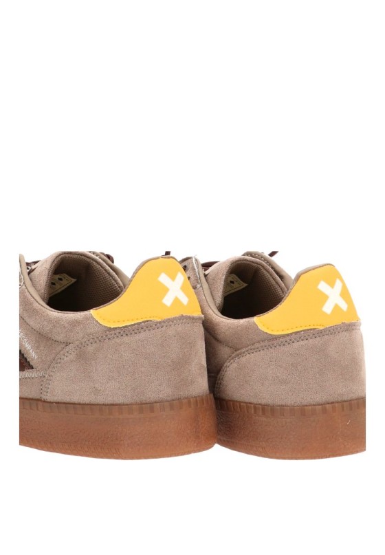 Deportivo de hombre XTI taupe 144169 | Entregas en 24h
