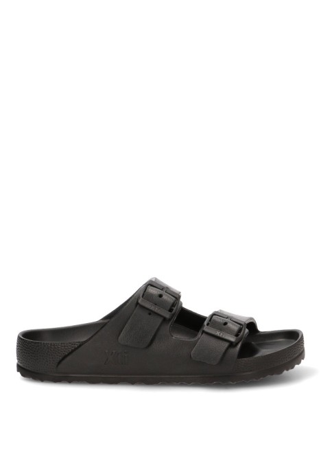 Chanclas sandalias playa de hombre XTI 145733 negro goma suela plana