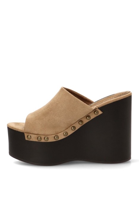 Zueco de mujer LUNA TREND m6368 arena antelina cuña alta