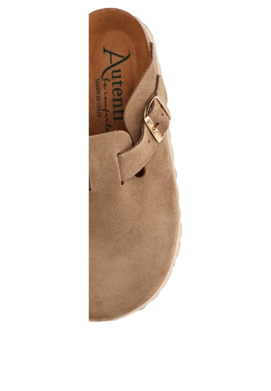 Zueco de mujer AUTENTI 15387 taupe piel suela plana