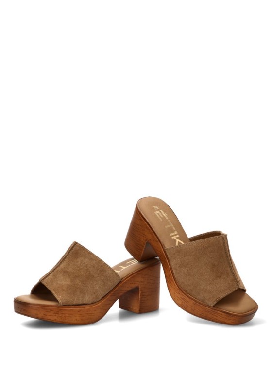 Sandalia de mujer ETIKA 30039 con tacón de madera en piel taupe