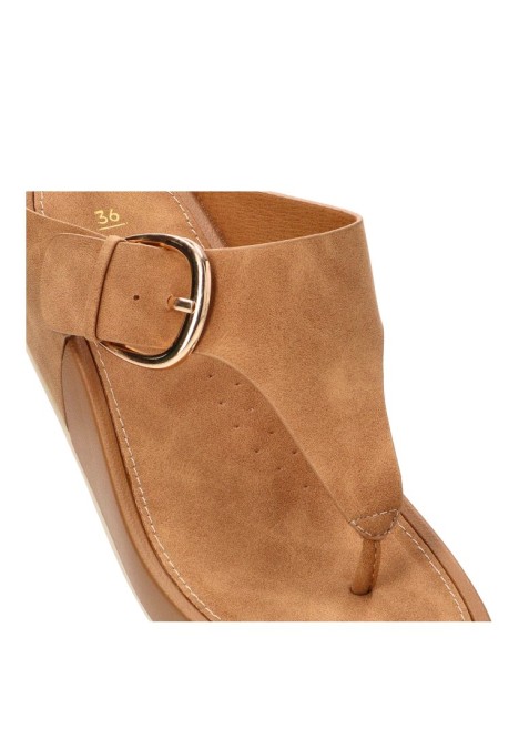 Sandalia de dedo camel con cuña media y hebilla de mujer ARMONY 10088