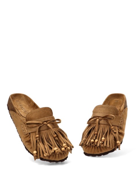 Zueco de mujer TRAVIATA m6000 camel antelina suela plana