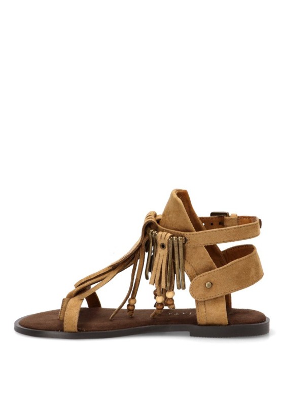 Sandalia de antelina camel con flecos y suela plana para mujer TRAVIATA M6485