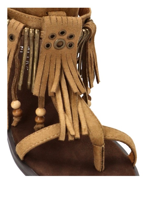 Sandalia de antelina camel con flecos y suela plana para mujer TRAVIATA M6485