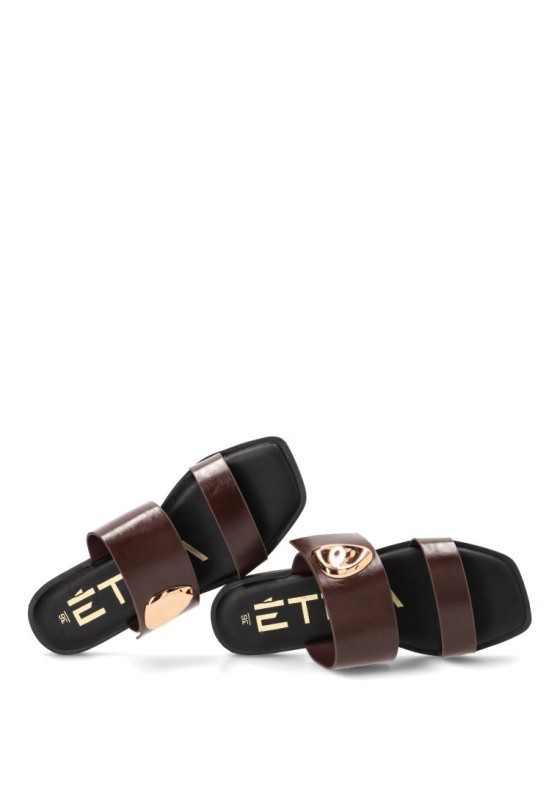 Sandalia ETIKA 10103 de mujer en chocolate con suela plana