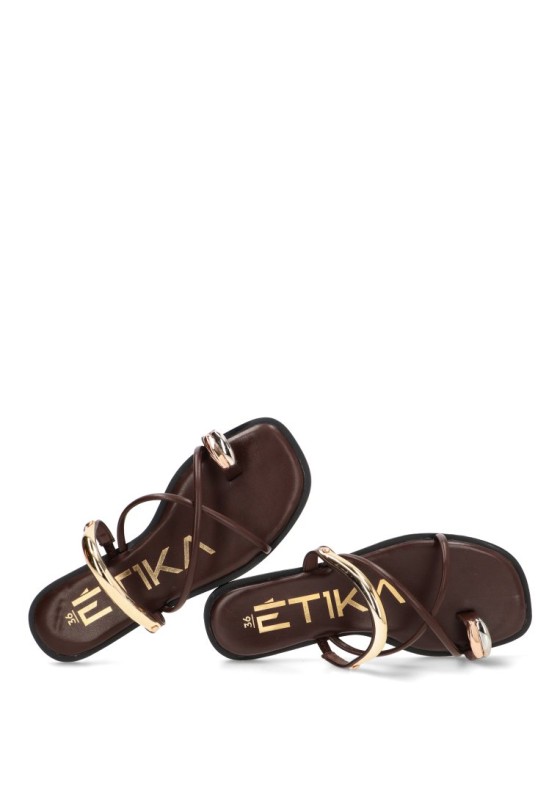 Sandalia de dedo chocolate con suela plana de mujer ETIKA 10173