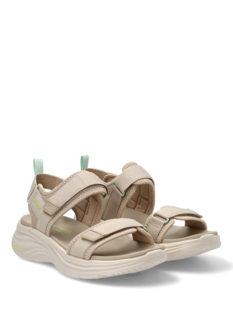 Sandalia SKECHERS 120009 con cierre de velcro y plantilla memory foam