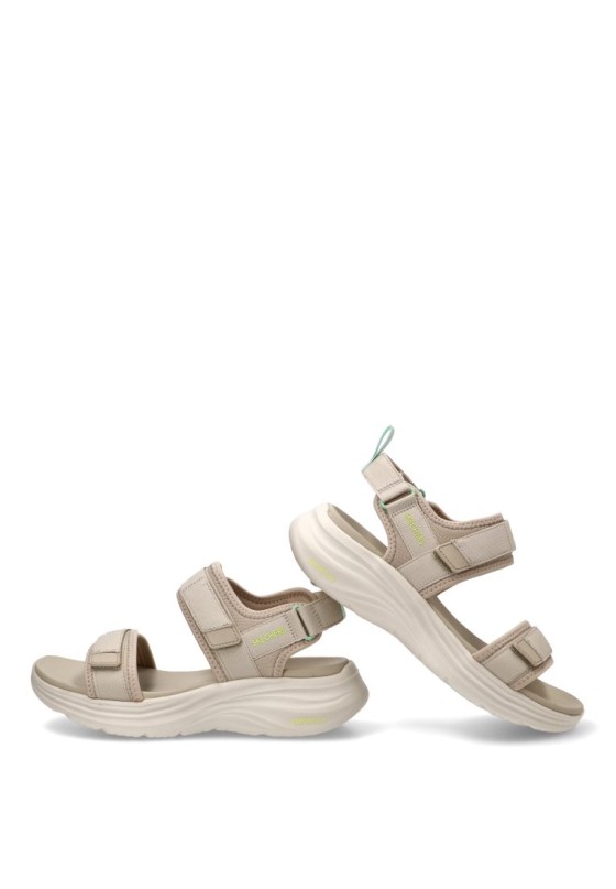 Sandalia SKECHERS 120009 con cierre de velcro y plantilla memory foam