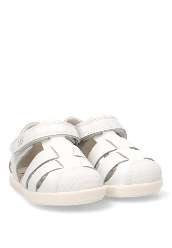 Sandalia cangrejera de piel blanca para niño GARVALIN 252326