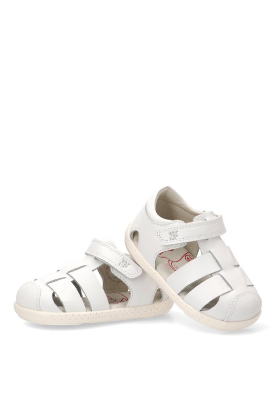 Sandalia cangrejera de piel blanca para niño GARVALIN 252326