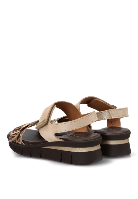 Sandalia con cuña media en piel beige de mujer YULIA 2606