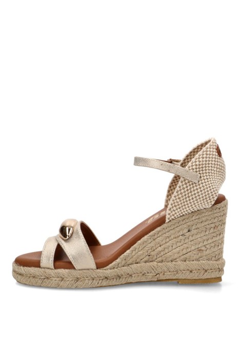 Sandalia beige de mujer Mustang 55653 con cuña alta