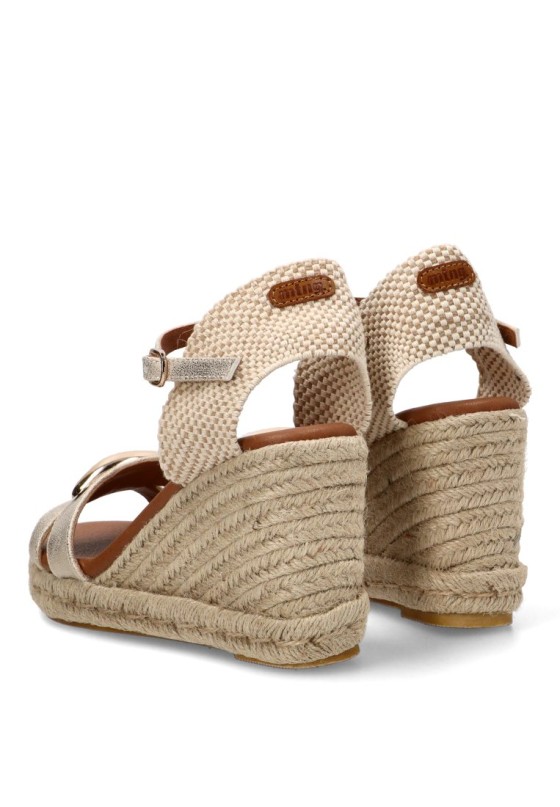 Sandalia beige de mujer Mustang 55653 con cuña alta