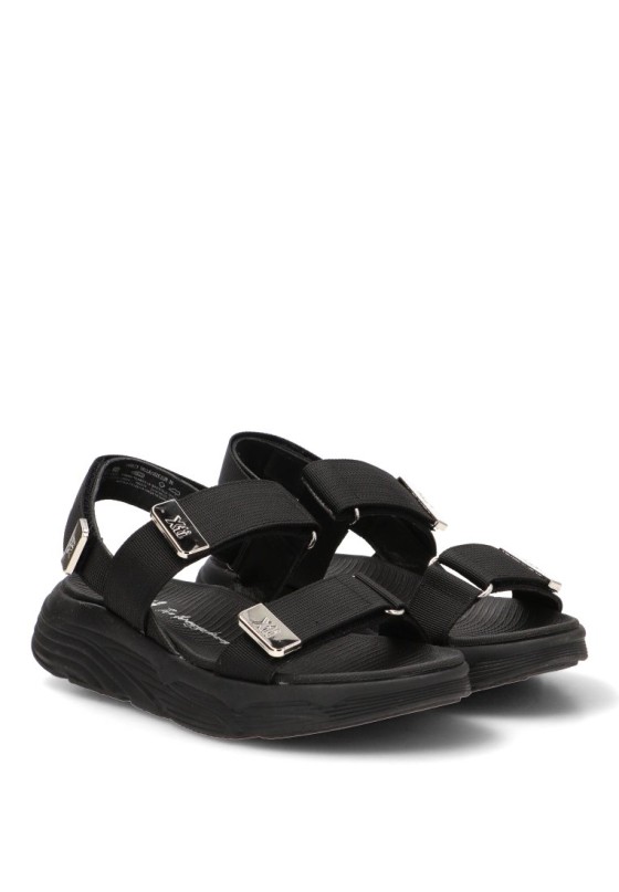 Sandalia textil negra con velcro y suela plana de mujer XTI 144073