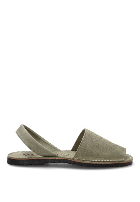 Sandalia PISTACHO ME 550 con piel verde y suela plana