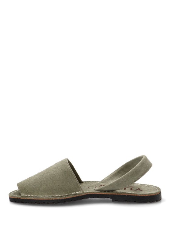 Sandalia PISTACHO ME 550 con piel verde y suela plana