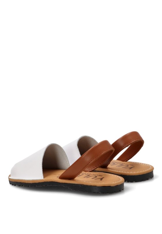 Sandalia PISTACHO ME 550 de mujer en piel blanca con suela plana