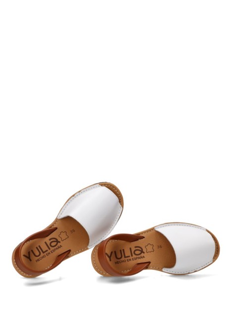 Sandalia PISTACHO ME 550 de mujer en piel blanca con suela plana