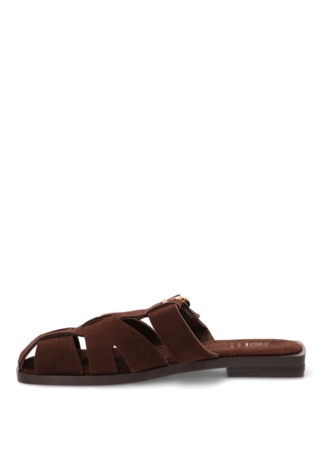 Sandalia cangrejera KISS para mujer M2728 en color chocolate