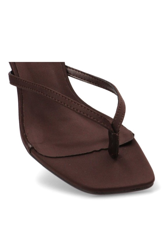 Sandalia de dedo de mujer Luna Collection JM-5740F en raso marrón con tacón medio