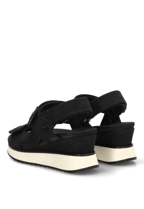 Sandalia con suela de cuña media para mujer XTI 143848 negra