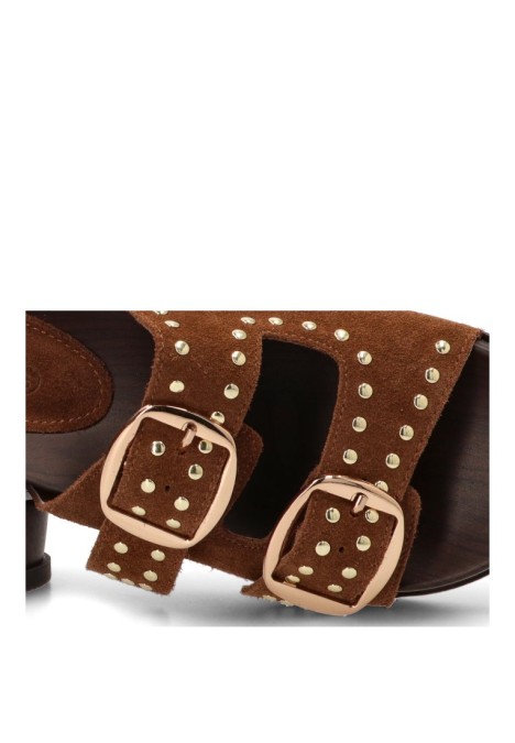 Sandalia de mujer CARMINA JHILTON H55-3085 en piel color cuero con hebilla y suela plana