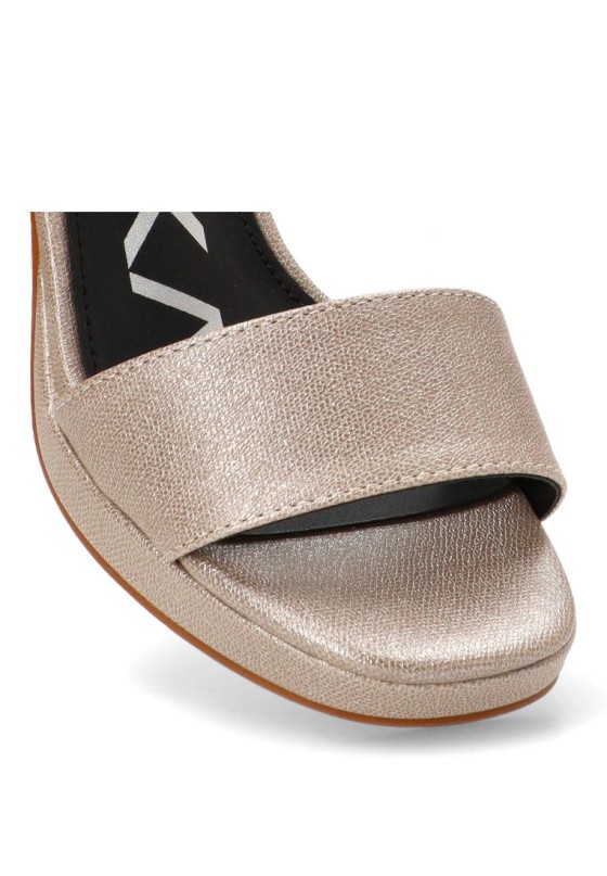 Sandalia plateada de vestir para mujer ETIKA 90008